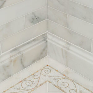 Tsuna Border - Calacatta Oliva White Onyx