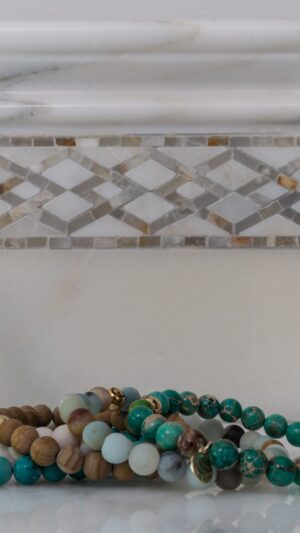 Trellis Border - Calacatta Oliva White Onyx